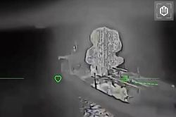 Ukraine công bố video FPV tập kích loạt tàu của Nga ở biển Azov