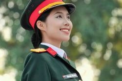 Đời thường của Á hậu Việt Nam đầu tiên được thăng quân hàm Thượng úy ở tuổi 23