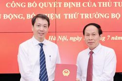 Trao quyết định bổ nhiệm, kiện to&agrave;n đội ngũ l&atilde;nh đạo Bộ Gi&aacute;o dục v&agrave; Đ&agrave;o tạo