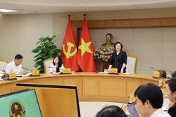 Tiếp tục c&ocirc;ng ph&aacute; c&aacute;c cơ sở vi phạm an to&agrave;n thực phẩm