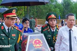Đà Nẵng: Trang trọng lễ viếng, truy điệu và an táng 5 hài cốt liệt sĩ tại Hang Đá Sập