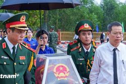 Đà Nẵng: Trang trọng lễ viếng, truy điệu và an táng 5 hài cốt liệt sĩ tại Hang Đá Sập