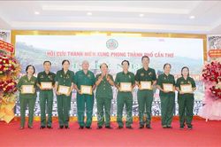 D&agrave;nh t&igrave;nh cảm, tri &acirc;n lực lượng Thanh ni&ecirc;n xung phong