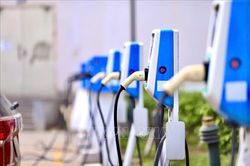 Luật hóa 'nhà ở thương mại giá phù hợp', siết an toàn sạc xe điện chung cư