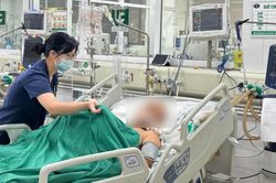 Người đ&agrave;n &ocirc;ng 45 tuổi ph&ugrave; n&atilde;o, nguy kịch sau khi ăn m&oacute;n kho&aacute;i khẩu 'vạn người m&ecirc;'