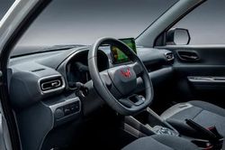 Xe điện 7 chỗ giá 499 triệu đồng tại Việt Nam, cạnh tranh với Mitsubishi Xpander
