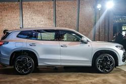 SUV 7 chỗ thiết kế cá tính, công suất 265 mã lực, giá hơn 1,2 tỷ đồng