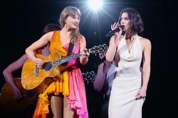 Gracie Abrams tiết lộ lời khuy&ecirc;n qu&yacute; gi&aacute; từ Taylor Swift