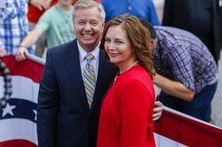 Ông Trump đề xuất em gái của cố Thượng nghị sĩ Lindsey Graham làm người thay thế tạm thời