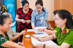 Hội viên, phụ nữ Đất Tổ góp sức trong hành trình tìm lại tên cho các anh hùng liệt sĩ