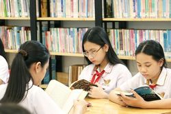 Nhiều địa phương triển khai sớm miễn ph&iacute; s&aacute;ch gi&aacute;o khoa