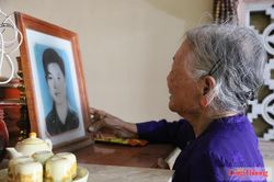 'Ph&eacute;p m&agrave;u' ADN v&agrave; hy vọng cuối đời của những người mẹ anh h&ugrave;ng