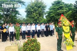 Phó Chủ tịch HĐND tỉnh Nguyễn Quang Hải viếng các Anh hùng liệt sĩ; thăm, tặng quà gia đình chính sách