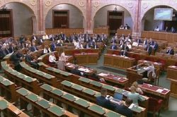 Hungary thông qua sửa đổi hiến pháp sâu rộng