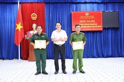 C&ocirc;ng an x&atilde; C&ugrave; Lao Gi&ecirc;ng xử l&yacute; 10 vụ ma t&uacute;y trong 6 th&aacute;ng đầu năm
