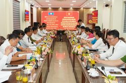 Gặp mặt, trao đổi kinh nghiệm với huyện Mường M&agrave;y (L&agrave;o)