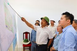 Bí thư Tỉnh ủy Trần Tiến Dũng kiểm tra tiến độ dự án trường liên cấp tại xã Sam Mứn và Núa Ngam