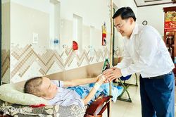 Giải quyết nghỉ hưu trước tuổi cho 1 giáo viên mắc bệnh hiểm nghèo
