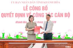 UBND tỉnh Kh&aacute;nh H&ograve;a trao Quyết định bổ nhiệm Ph&oacute; Ch&aacute;nh Văn ph&ograve;ng UBND tỉnh