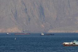 Điểm nóng thế giới: Hormuz leo thang căng thẳng, Nga đưa ra tuyên bố mới về UAV Ukraine
