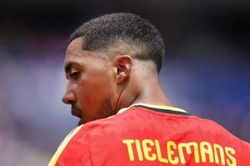 Manchester United chi&ecirc;u mộ Youri Tielemans: Duy&ecirc;n nợ 13 năm ch&iacute;nh thức th&agrave;nh h&igrave;nh