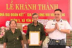 Bàn giao nhà Đại đoàn kết cho gia đình có hoàn cảnh khó khăn tại xã Yên Kỳ