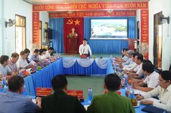 UBND tỉnh làm việc với xã Triệu Bình