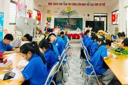 Để học sinh t&igrave;m thấy niềm vui từ những trang s&aacute;ch