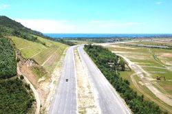 Hà Tĩnh tăng tốc các dự án giao thông trọng điểm tại Khu kinh tế Vũng Áng