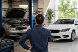Sửa xe cũ hay mua xe mới: 3 tiêu chí nên kiểm tra trước khi quyết định