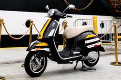 Vespa GTS bản 'độc nhất vô nhị' ra mắt