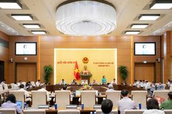 UBTVQH đặt yêu cầu giám sát hiệu quả đầu tư, kỷ luật tài chính, xử lý nợ đọng với chính sách bảo hiểm xã hội