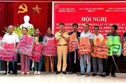 Tuy&ecirc;n truyền ph&ograve;ng ngừa đuối nước, tai nạn tr&ecirc;n đầm ph&aacute; Tam Giang