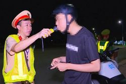 CSGT C&ocirc;ng an Đồng Nai tuần tra xử l&yacute; những 'ma men' sau tay l&aacute;i