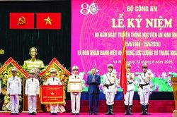 Ngôi trường 3 lần được phong tặng danh hiệu Anh hùng