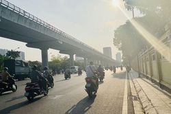 Thời tiết 10 ng&agrave;y tới: H&agrave; Nội v&agrave; miền Bắc nắng n&oacute;ng gi&aacute;n đoạn bởi mưa d&ocirc;ng