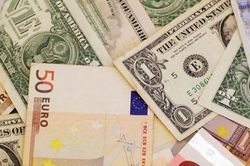 Tỷ gi&aacute; ngoại tệ ng&agrave;y 14/7: USD ổn định, Euro b&aacute;n ra vượt 30.670 đồng, bảng Anh tr&ecirc;n 35.600 đồng