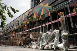 Đồ trang tr&iacute; dễ ch&aacute;y biến qu&aacute;n bar ở Bangkok th&agrave;nh 'bẫy chết người'