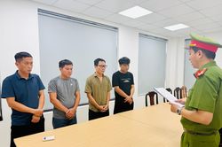 Triệt ph&aacute; đường d&acirc;y c&aacute; độ b&oacute;ng đ&aacute; qua mạng ở Huế, khởi tố 4 bị can