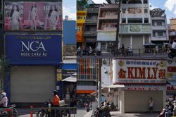 Tiệm kim cương Ngọc Châu Âu, tiệm vàng Kim Lý đồng loạt đóng cửa