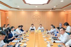 Th&aacute;o gỡ c&aacute;c điểm nghẽn về giải ng&acirc;n đầu tư c&ocirc;ng, m&ocirc;i trường để tạo động lực tăng trưởng