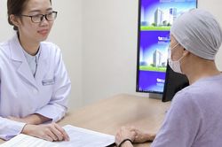 Người phụ nữ 55 tuổi ung thư vú di căn cải thiện sức khỏe nhờ làm việc này!