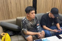 N&uacute;p b&oacute;ng dịch vụ cung cấp 'người mẫu' để m&ocirc;i giới mại d&acirc;m nam, '&ocirc;ng tr&ugrave;m' 8X sa lưới