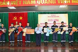 Khen thưởng 10 c&aacute;n bộ, chiến sĩ C&ocirc;ng an Hải Ph&ograve;ng tham gia cứu nạn tại Venezuela