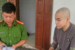 Đối tượng giao cấu với trẻ vị thành niên ra đầu thú