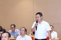 Trả lời chất vấn chưa rõ trách nhiệm, Chủ tịch HĐND TP Hà Nội yêu cầu BQL chợ Long Biên kiểm tra, báo cáo lại