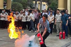 Tăng cường bảo đảm an toàn phòng cháy tại các kho hàng, xưởng sản xuất