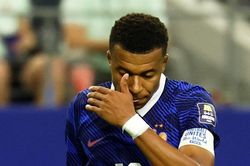 Ph&aacute;p gục ng&atilde;, Mbappe lại &ocirc;m hận trước Yamal