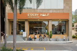 Chuỗi cà phê Every Half được rót thêm 8 triệu USD