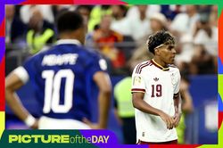 Khoảnh khắc World Cup: Mbappe bất lực trước Yamal